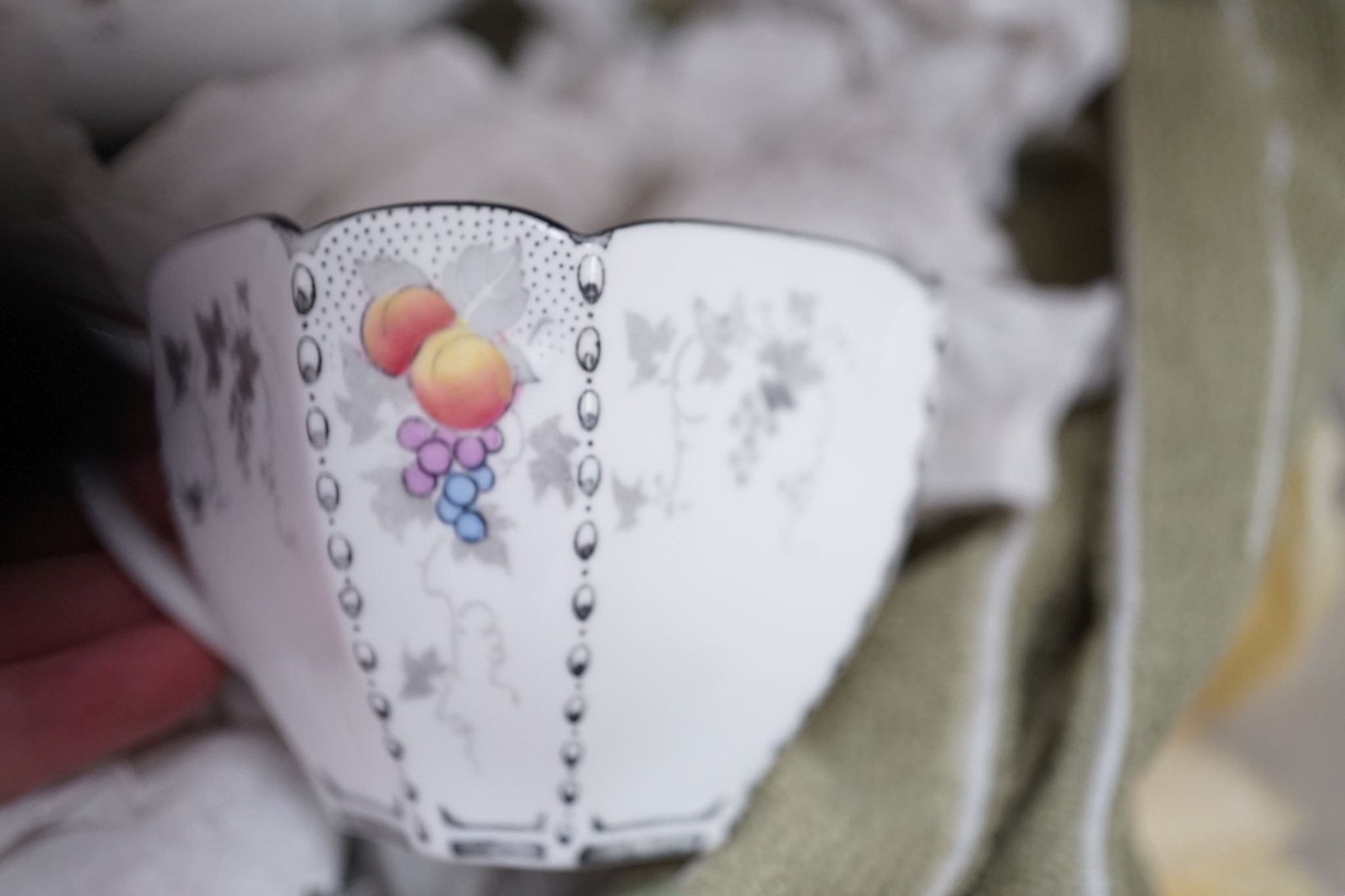 A Shelley Queen Anne shape part dinner and teaset